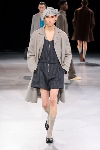 Look 28